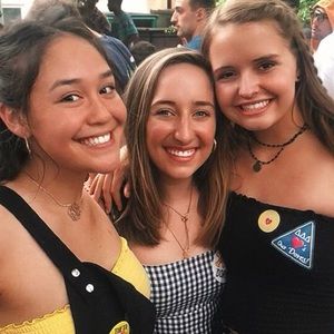 Meet your Posher, Lauren